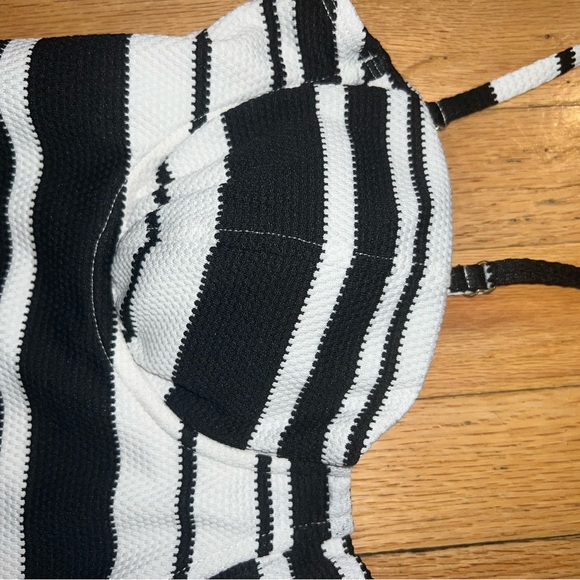 Bathing suit - Picture 2 of 6